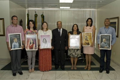 “Eu construo a Justiça!”: Presidente do TJSE entrega quadros para servidores