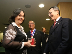 Ejuse homenageia ex-diretores da escola com Medalha