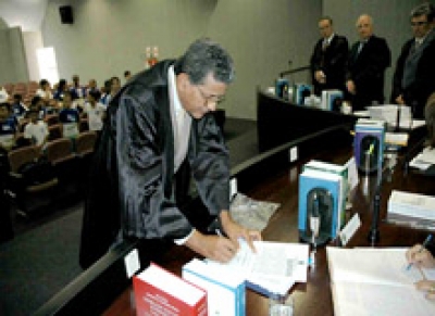 Juiz José dos Anjos toma posse como membro efetivo do TRE/SE