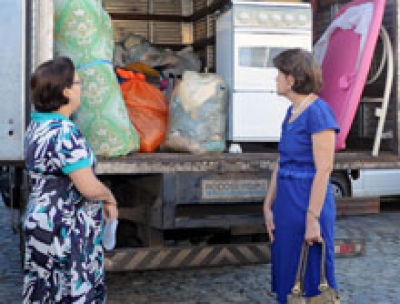 TJ entrega doações para desabrigados