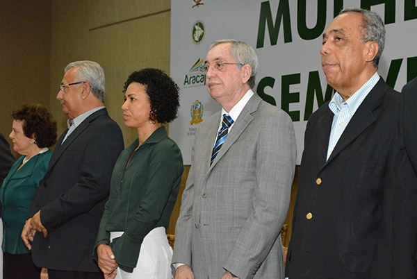 Presidente do TJSE assina termo de adesão ao programa ‘Mulheres, Viver sem Violência’