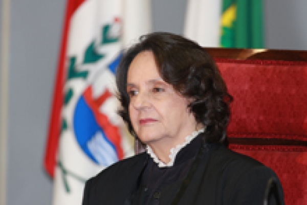 Desembargadora Clara Rezende  é a nova Diretora da ESMESE