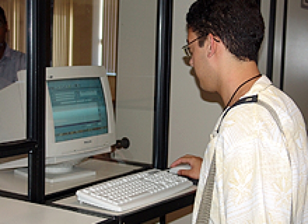 Biblioteca ganha terminal de consulta