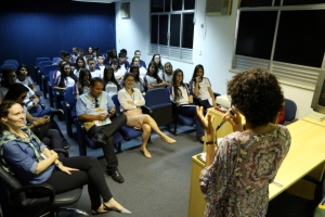 Projeto do Memorial recebe estudantes com palestra do Cejusc