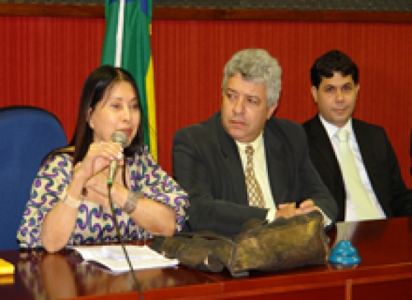 Crianças e adolescentes participam da abertura do Projeto Semear