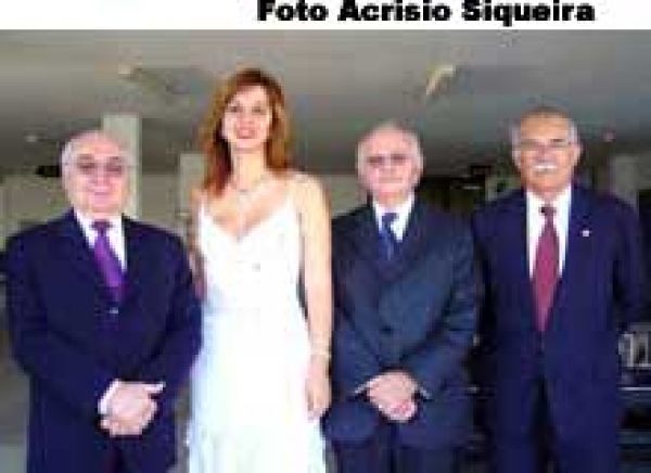 Justiça Eleitoral doa ônibus ao TJ