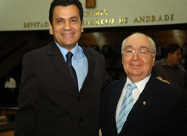 Presidente do TJSE entrega projetos de lei ao Presidente da AL