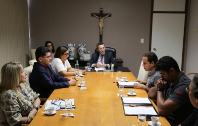 Presidente Edson Ulisses recebe diretoria do Sindijus
