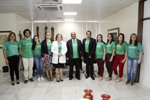 CIJ veste TJSE com camisa da Campanha Prioridade Absoluta