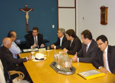 Presidente do TJSE recebe visita de classe empresarial