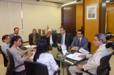 Governo e Judiciário firmam parceria histórica em defesa da juventude