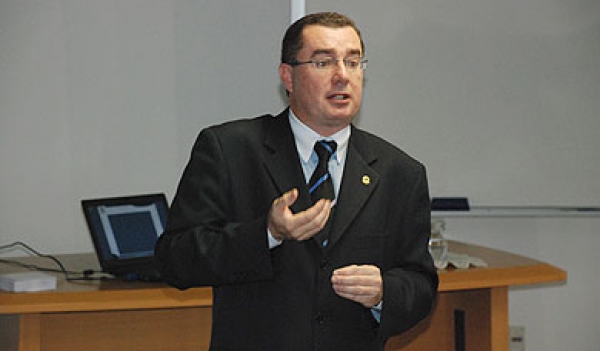 Desembargadores e magistrados participam de curso de oratória na Esmese