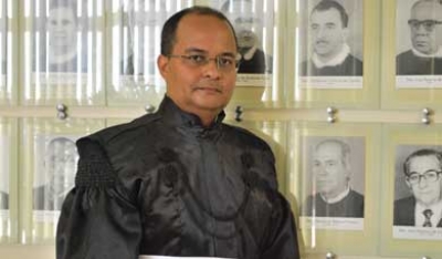 TJSE empossa mais um juiz substituto