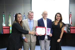 Quarenta e dois municípios recebem Selo Município Amigo da Mulher