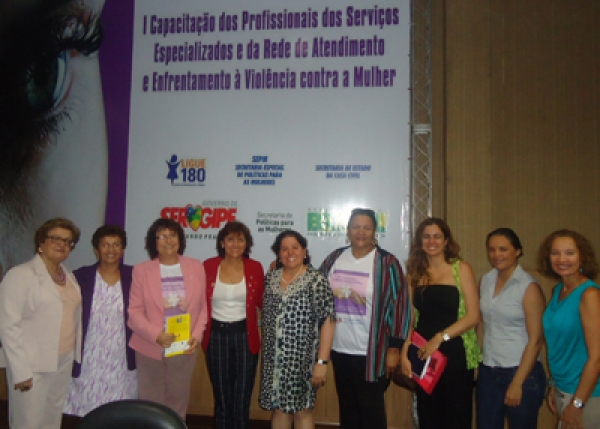 Coordenadoria da Mulher participa de capacitação para enfrentamento à violência doméstica
