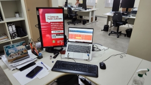 Projeto-piloto avalia a utilização de estações de trabalho com notebooks