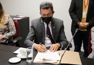 Assinado termo de cooperação para aprendizagem profissional de adolescentes