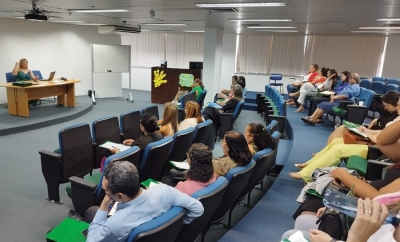Coordenadoria da Mulher capacita profissionais que atuam nos Crams