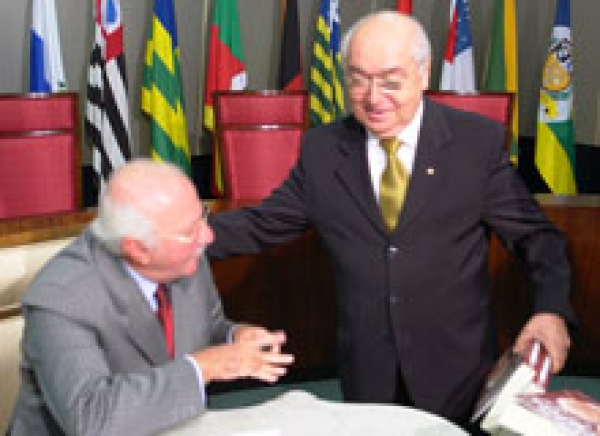 Desembargador Pascoal Nabuco lança Tributo à Cidadania