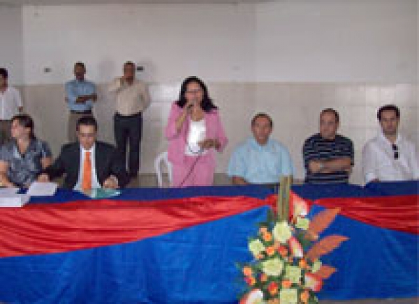 Casamentos coletivos encerram ano de 2008 com muita alegria