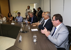 Presidente do TJSE participa de cerimônia para retirada de nomes ligados à ditadura de escolas estaduais e do estádio de Itabaiana