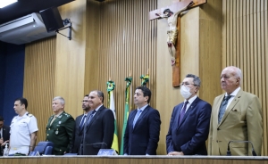 Cidadão Aracajuano: título para General Costa Moura é prestigiado pelo Presidente do TJSE