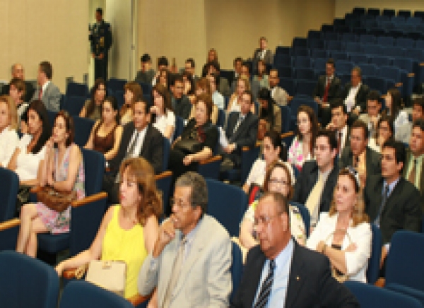 TJ faz entrega de notebooks a Magistrados