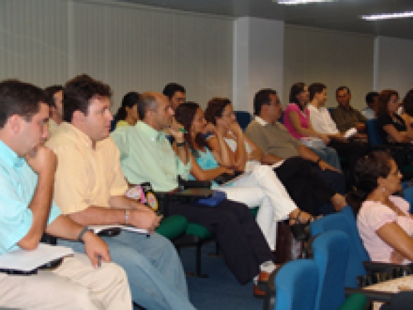 TJ oferece cursos noturnos