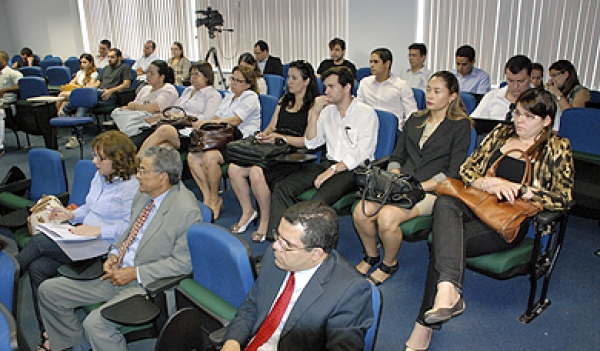 Juízes discutem Filosofia do Direito e Decisões Judiciais na Esmese