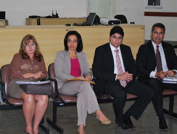 Reunião na Comarca de Simão Dias discute municipalização de medidas de acolhimento e socioeducativas