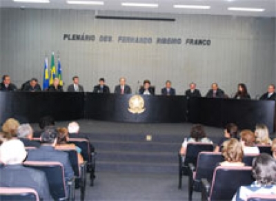 Desª Suzana Oliveira toma posse como presidente do TRE