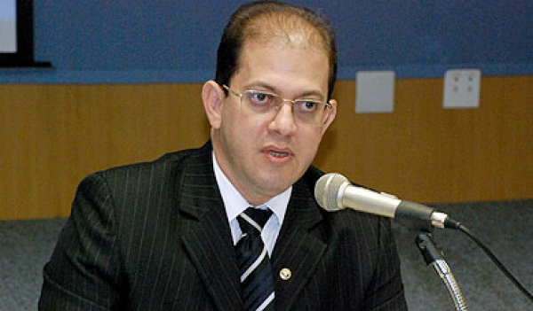 Juiz Marcos Pinto ministra curso sobre Controle dos Atos Administrativos pelo Poder Judiciário