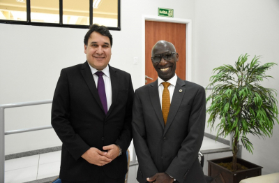 Presidente em exercício prestigia posse de servidor na ASL