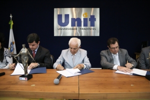 TJSE, Unit e TRT20 assinam acordo de cooperação técnica para prática de conciliação