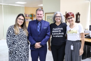 Dia Nacional da Adoção: TJSE recebe grupo de apoio para fortalecer a prática no Estado