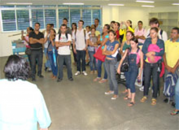 Estudantes de História visitam acervo de fontes judiciais