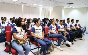 Alunos de Estância conhecem Coordenadoria da Infância e Juventude