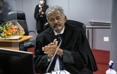 Desembargador José dos Anjos se aposenta e recebe homenagens no Tribunal Pleno