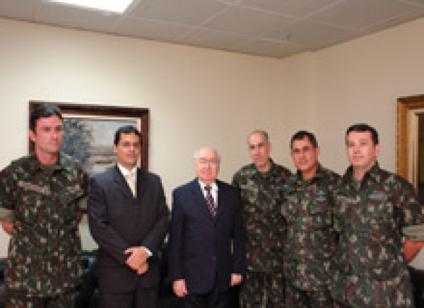 Presidente do TJ/SE recebe visita do Comandante do 28 BC