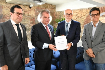 Judiciário recebe do prefeito de Aracaju proposta do edital de licitação do transporte público