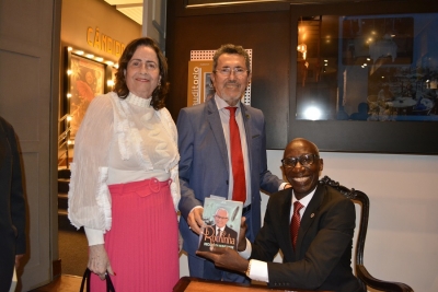 Presidente do Poder Judiciário prestigia lançamento de livro sobre advogado sergipano