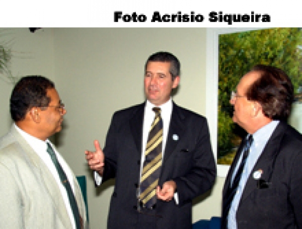 Candidato a presidente da AMB visita TJ