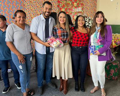 Coordenadoria da Mulher entrega kits de higiene pessoal no Cram de Riachuelo