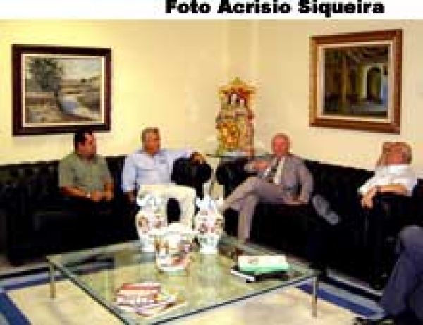 Tabeliães visitam presidente do TJ