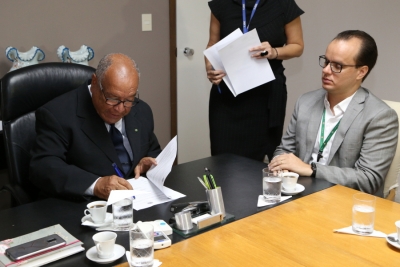 TJSE e Pio Décimo celebram convênio para atendimento psicológico a mulheres vítimas de violência