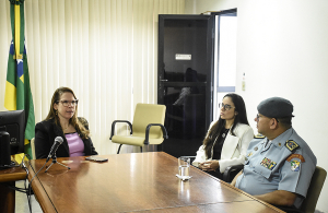 Juíza da 6ª Vara Criminal recebe visita de comandante-geral da Polícia Militar