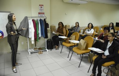 Paz em Casa: mulheres atendidas pelos Crams participam de capacitação para o mercado do trabalho
