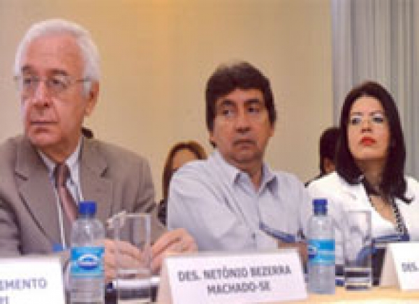 Des. Netônio Bezerra participa de 56º Encontro do Colégio de Corregedores Gerais dos TJs