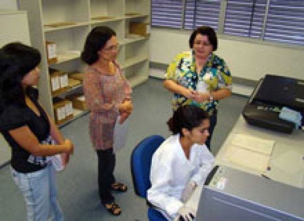 Técnicas do TRE visitam Arquivo Judiciário