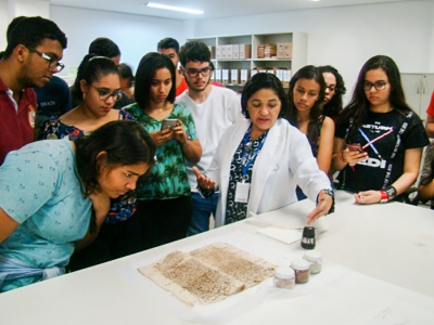 Arquivo Judiciário mostra a estudantes conservação de documentos judiciais